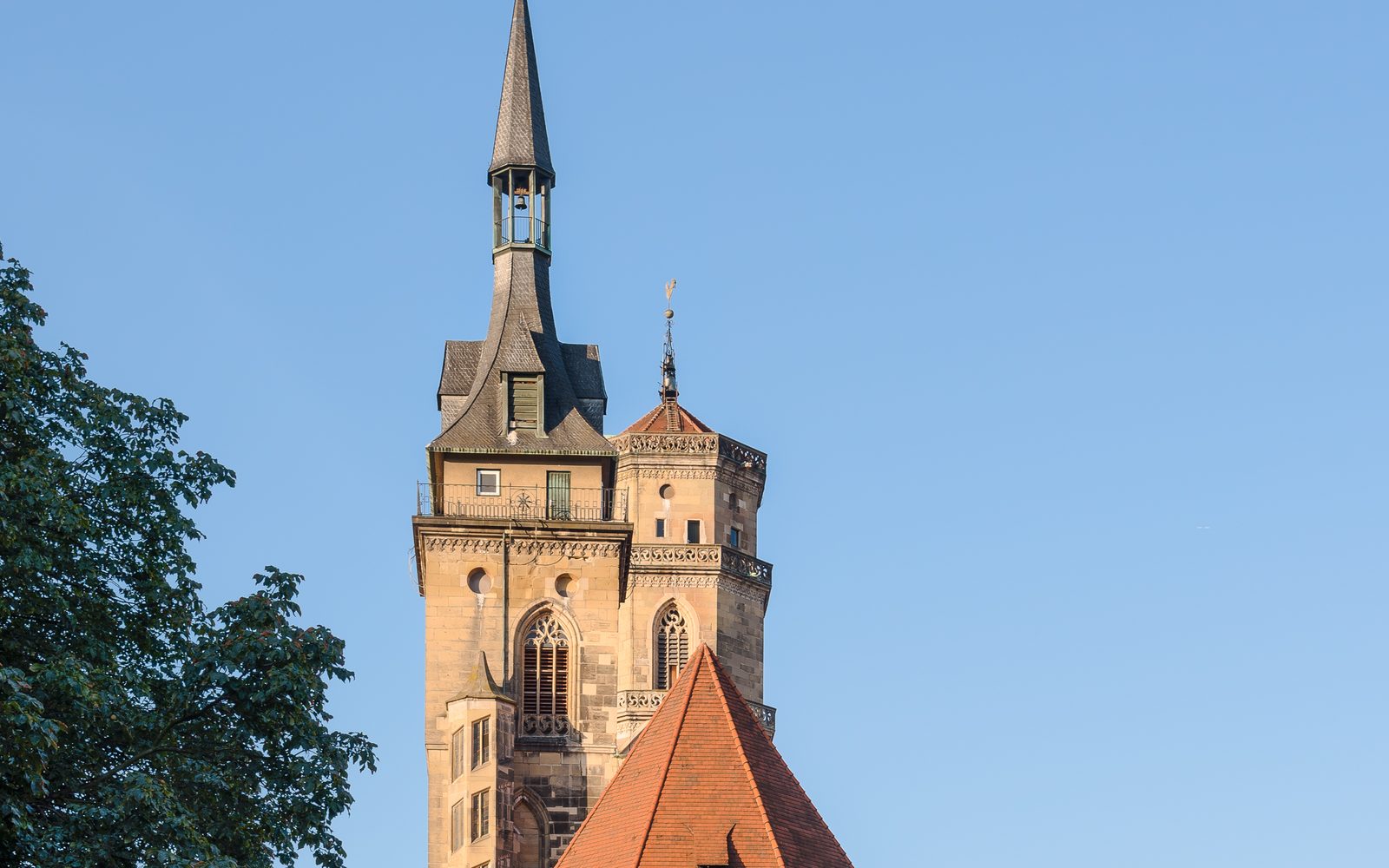 Türme der Stiftskirche Stuttgart - spätgotische Hauptkirche am Schillerplatz